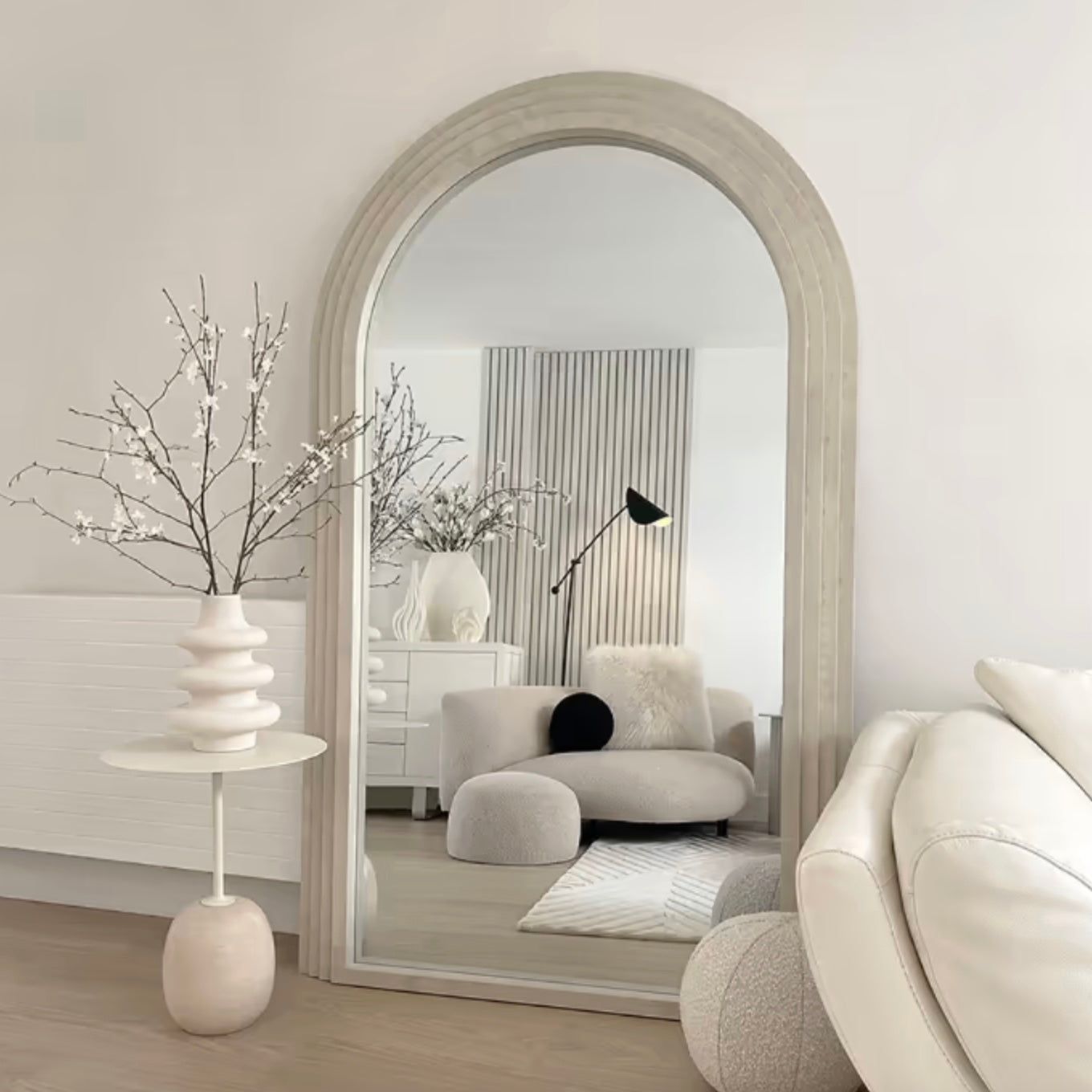 Elegant Home Décor Dressing Mirror