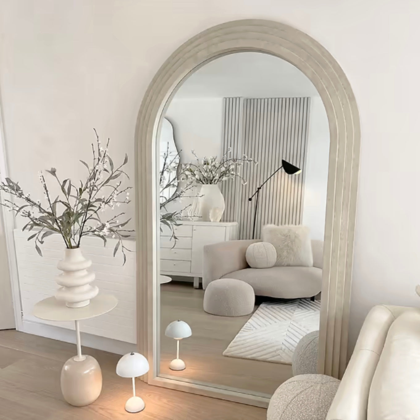 Elegant Home Décor Dressing Mirror