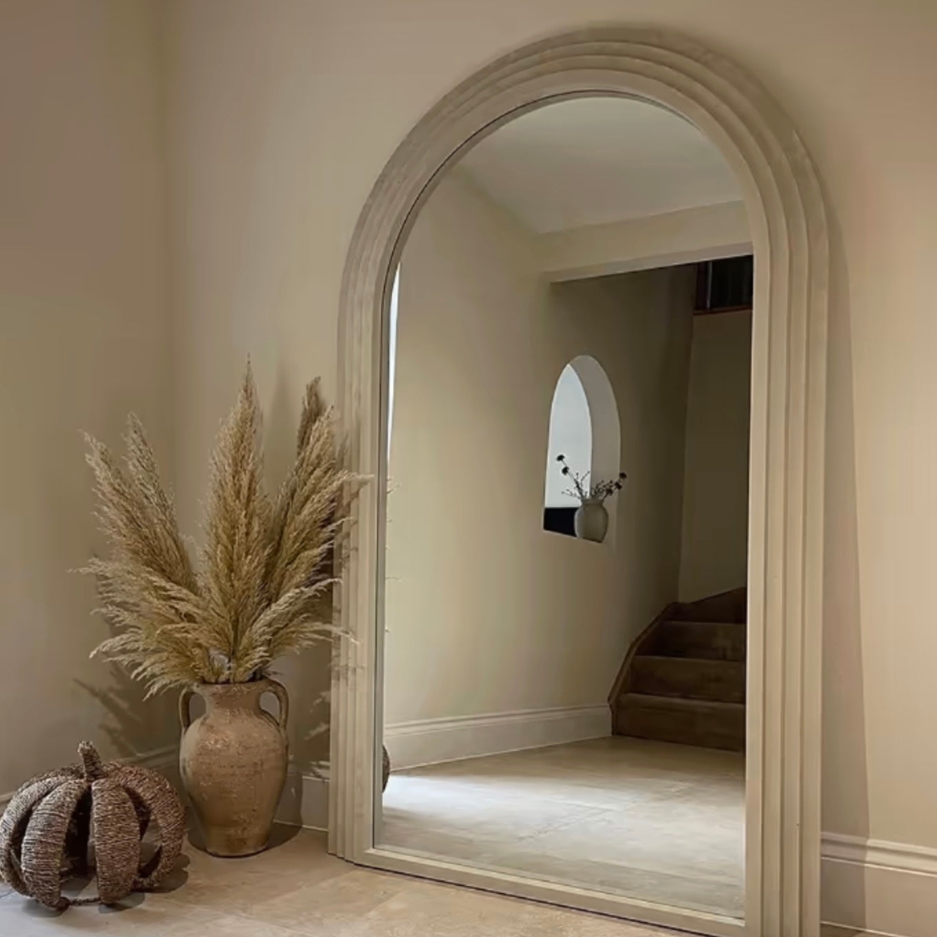 Elegant Home Décor Dressing Mirror